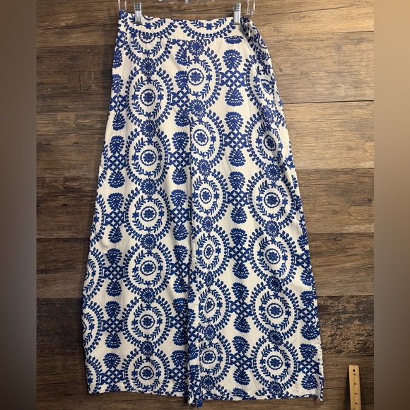 SHEIN Pants - SHEIN White Wide Leg Pants with Royal Blue Circular Print